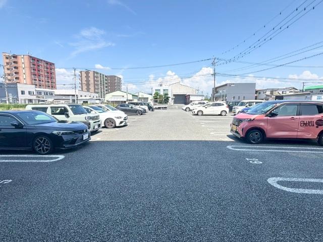 マーベラス近見（502） 駐車場