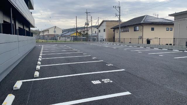 サウスガーデン清水東（205） 駐車場