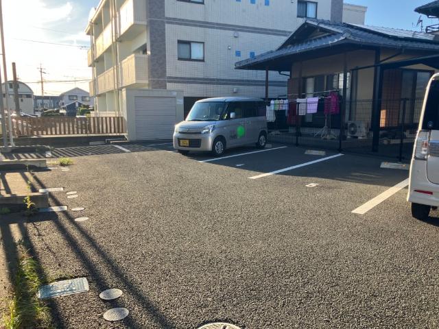 ＰＥＡＣＥＦＵＬ　ｔｈｉｒｄ（201） 駐車場
