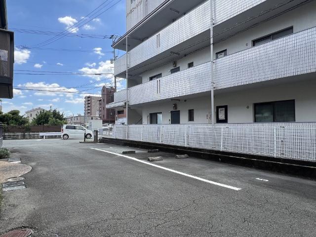 コンフォート・ドゥウェリングA棟（102） 駐車場