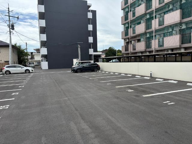 KANNA-KAMUI（402） 駐車場