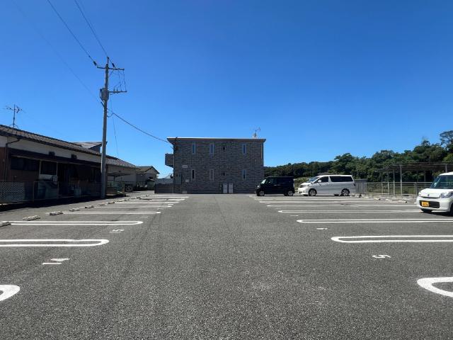グランディール（206） 駐車場
