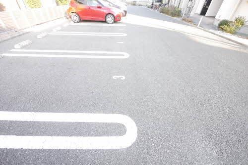 熊本市南区刈草アパート 駐車場