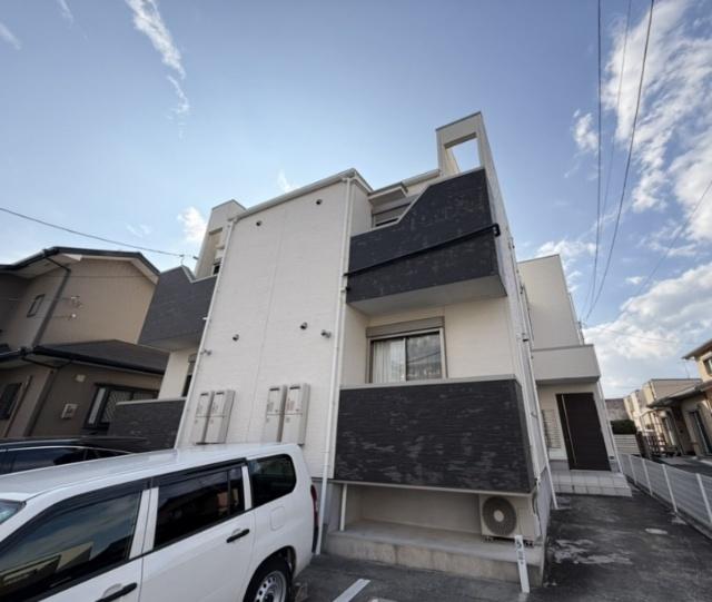 黒髪町駅より徒歩10分 築6年9ヶ月 2階建の賃貸物件