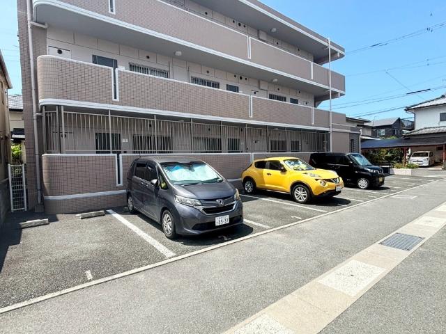 ボナール（103） 駐車場
