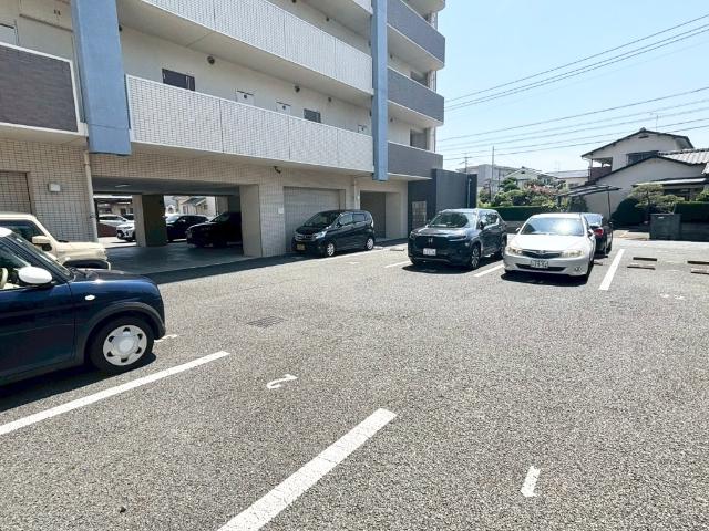 クィーンズくまなん（0405） 駐車場