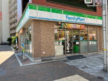 ファミリーマートみなと元町駅前店：168m