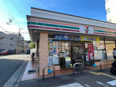 セブンイレブン神戸上沢通6丁目店：88m