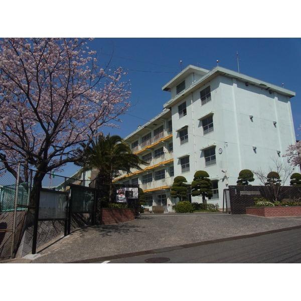 北九州市立沼中学校：1353m