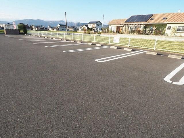 メイユール北泉ⅡＢ（103） 駐車場