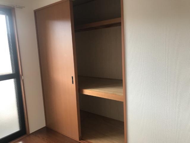ロワイヤル小倉 収納