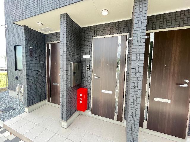 ファミールＳ 玄関