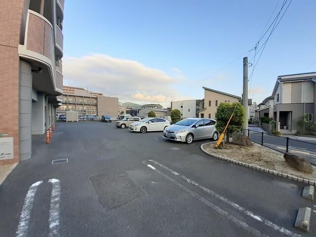 グランド・コスモ（610） 駐車場