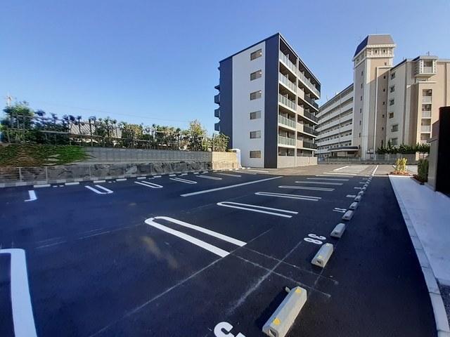ロータス青山１（406） 駐車場