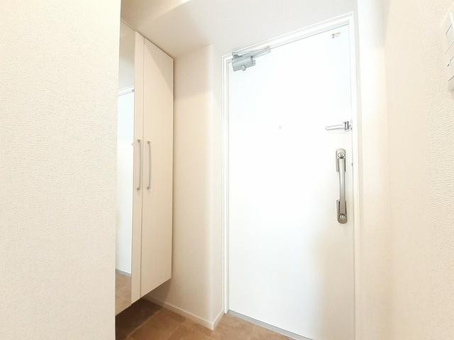 ロータス青山２（607） 玄関