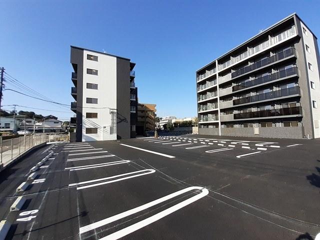 ロータス青山２（607） 駐車場