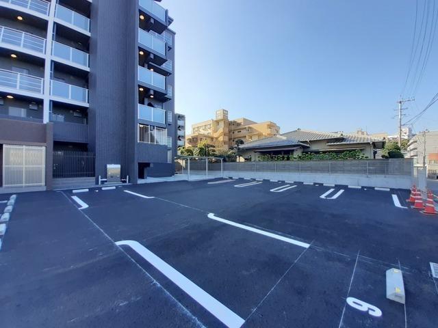 ロータス青山２（202） 駐車場