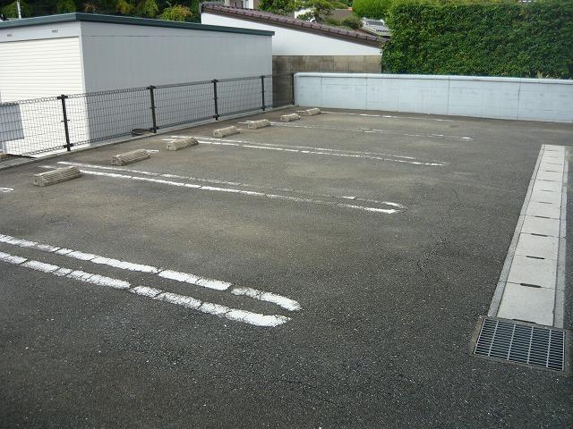 グリーンコートⅢ番館（208） 駐車場