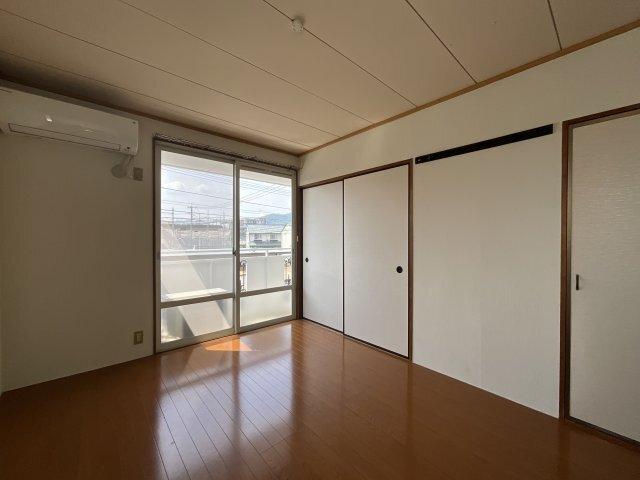 グランルーツ中根　A棟（201） 室内