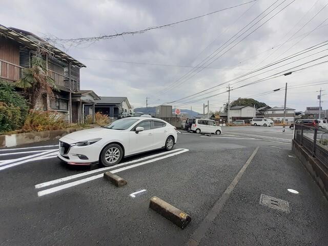 パル本城（103） 駐車場