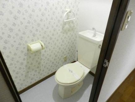ペルル湯川新町壱番館（304） トイレ