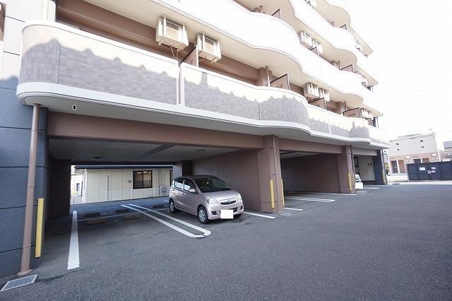 ルミネスタ学研台（301） 駐車場