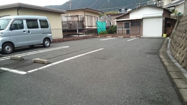 セレノ・Ｙ（101） 駐車場
