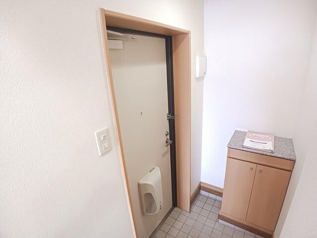 グランド・コスモ（301） 玄関