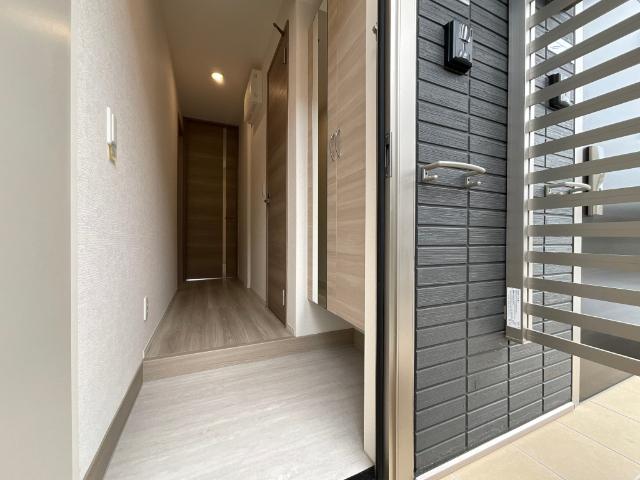 D-ROOM上葛原（106） 玄関