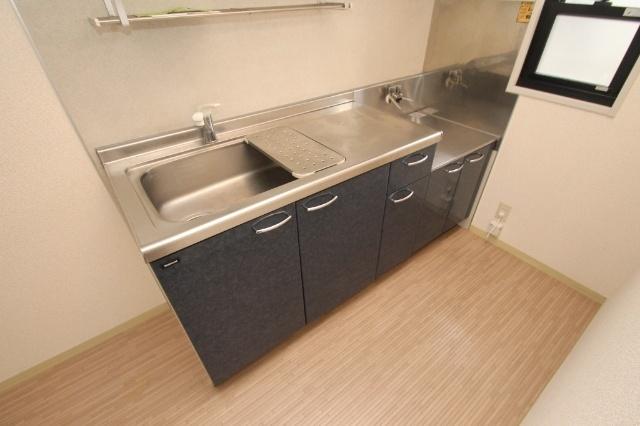 北九州市小倉南区中曽根アパート キッチン
