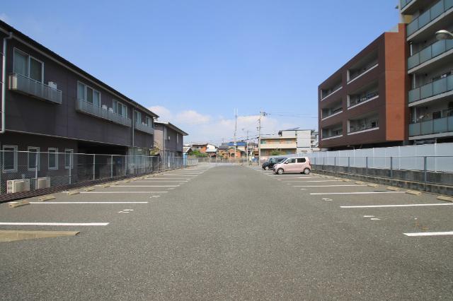 ロイヤルグリーンハイツ（217） 駐車場
