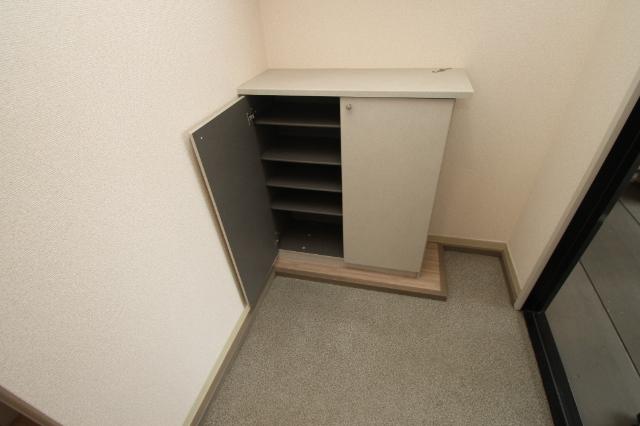 北九州市小倉南区中曽根アパート 玄関