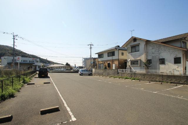 カンパーニュ（102） 駐車場