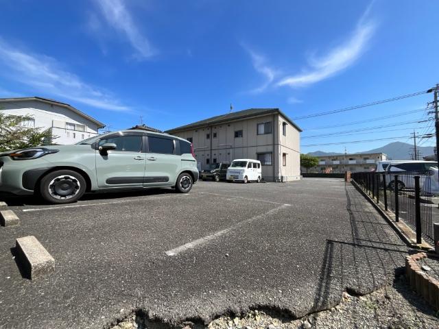 ウィステリア中曽根Ⅱ（202） 駐車場