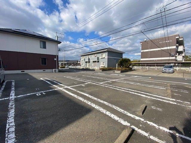 アクシス本城　Ｂ（204） 駐車場