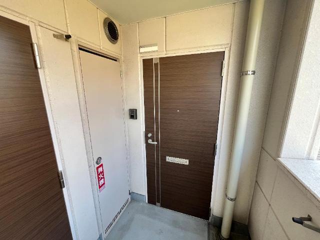 サン・フローラ　三郎丸 玄関