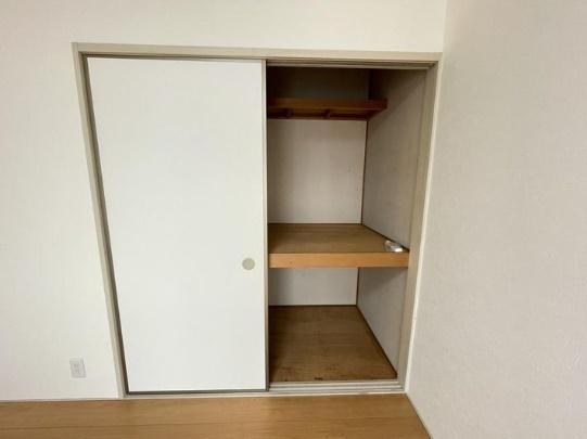 フレグランス葛原（102） 収納