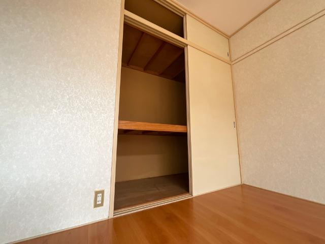 ウィンディア潤崎　B棟（202） 収納