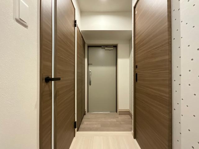 THE-Apartment開（103） 玄関