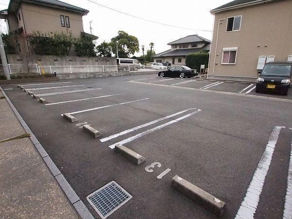 ソレイユ元町Ｂ（201） 駐車場
