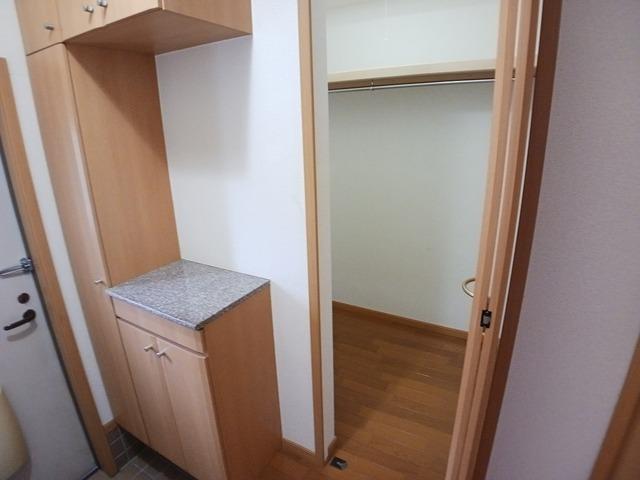 パインヒルズ（102） 収納