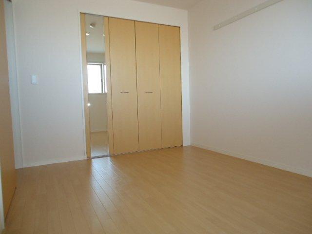 クリスタルガーデン 部屋画像