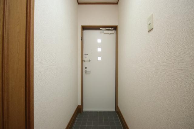 ロージュマンK&K（102） 玄関