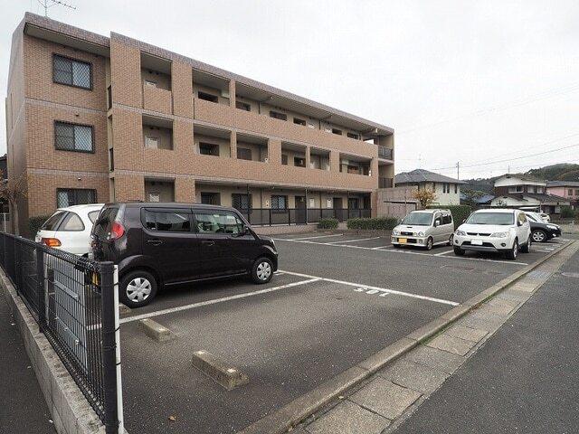ハイツピュアティ（303） 駐車場