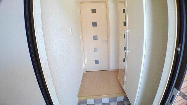 グランディールⅡ番館（103） 玄関