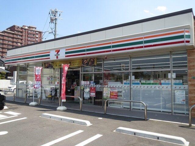 セブンイレブン：450m