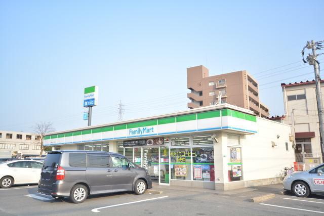 ファミリーマート：750m