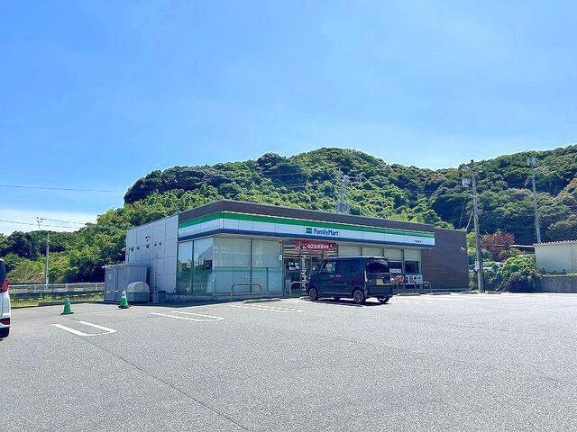ファミリーマート：1600m