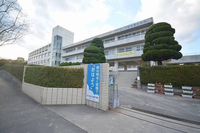 北九州市立　田原中学校：240m