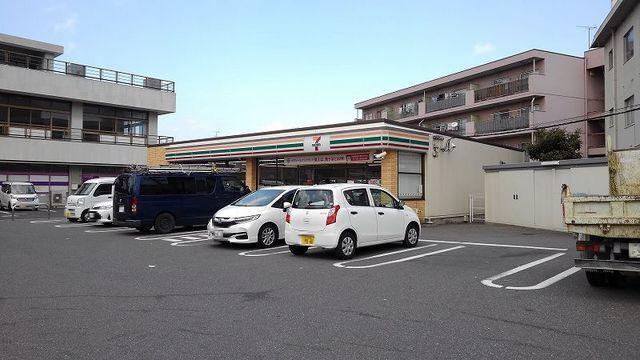セブンイレブン：500m